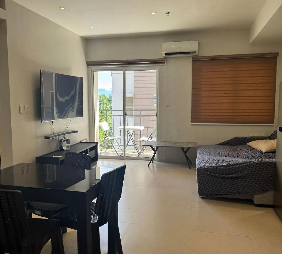Spacious Fully-Furnished 2 Bedroom & 2 Bath In Davao City Near Sm Ecoland & Dgt 아파트