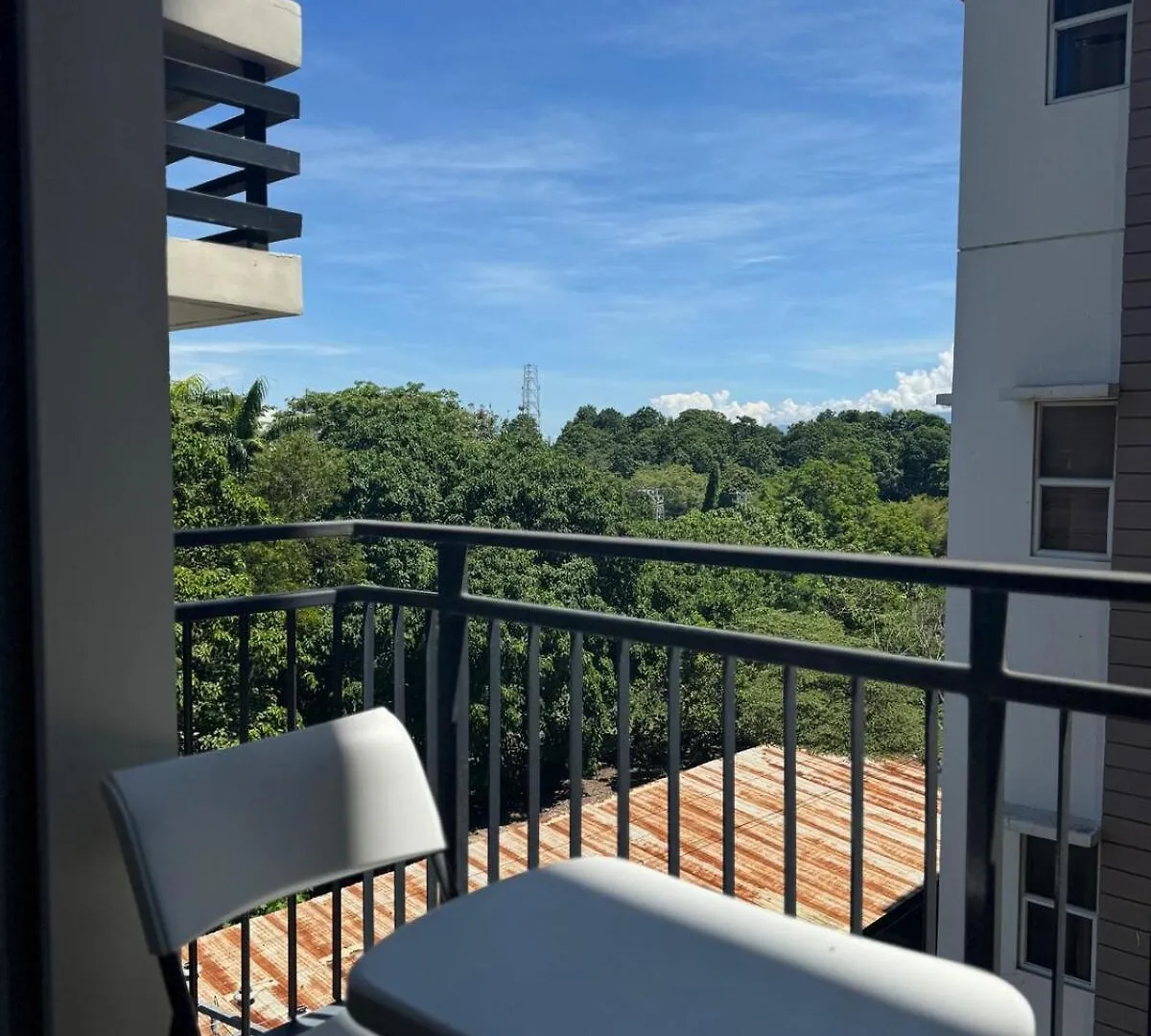 Spacious Fully-Furnished 2 Bedroom & 2 Bath In Davao City Near Sm Ecoland & Dgt 아파트